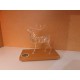 CERF EN CRISTAL SUR SOCLE EN BOIS